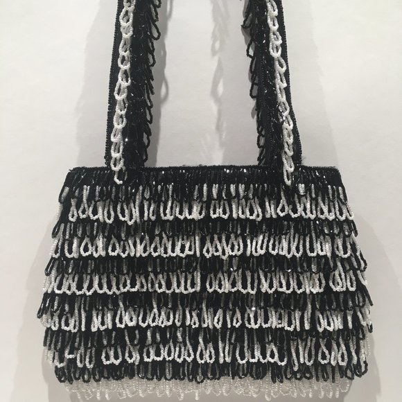 BLACK AND WHITE BEADED FLAPPER STYLE BAG - Picture 5 of 15